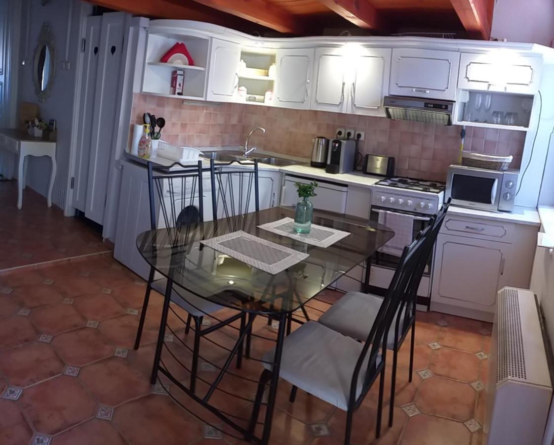 Belvarosi Vintage Apartman A Setaloutcan Miszkolc Zewnętrze zdjęcie