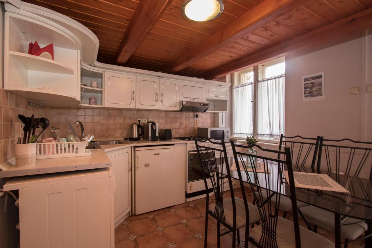 Belvarosi Vintage Apartman A Setaloutcan Miszkolc Zewnętrze zdjęcie